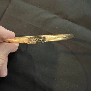 EXQUISITE GOLD-FILLED BANGLE BRACELET